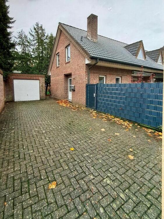 Thumbnail-Gronau: Doppelhaushälfte mit Garage