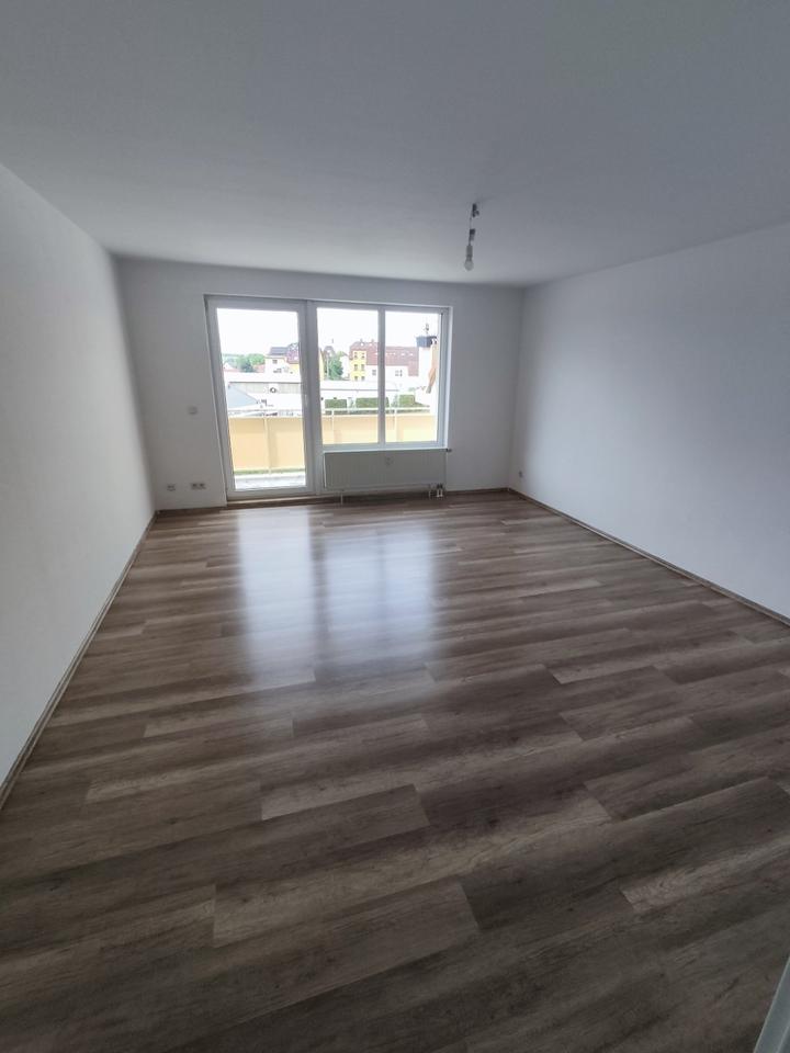 Thumbnail-Geräumige 3 Zimmer-Wohnung mit Balkon in Mügeln