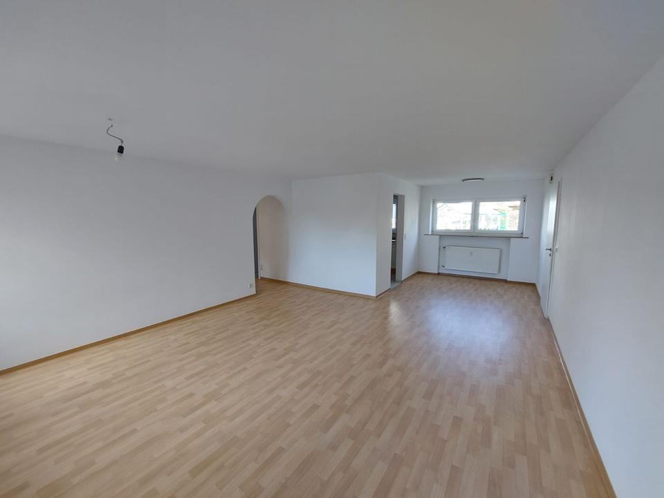Thumbnail-Helle, 4-Zimmer-Whg, 78727 Oberndorf-Lindenhof, neu renoviert