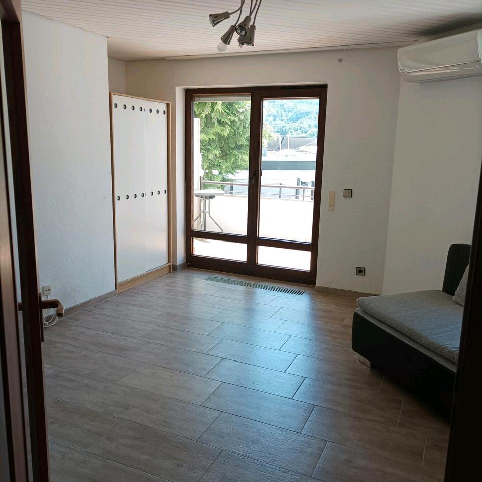 Thumbnail-1 Zimmer Wohnung mit Balkon in Weinstadt zu vermieten