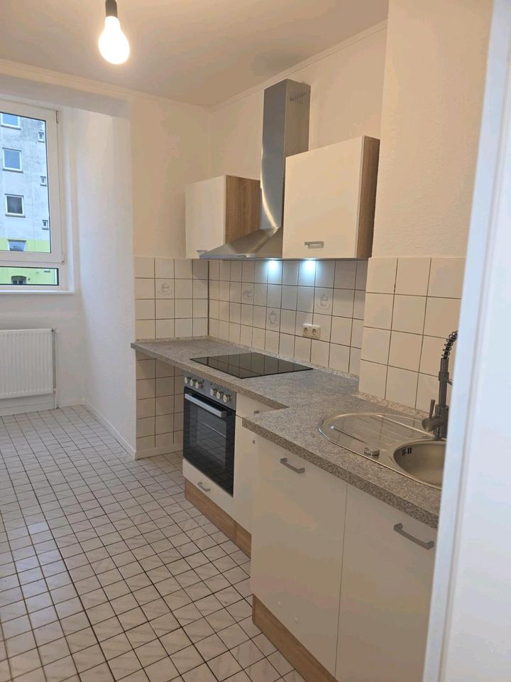 Thumbnail-Frisch renovierte 2 Zi. Wohnung mit neuer Einbauküche