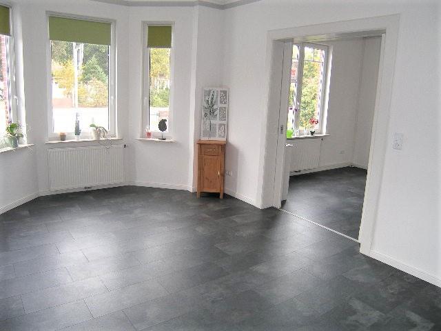 Thumbnail-Saniertes Bürohaus mit Parkplätzen in Leer - auch Fußpflege im Team möglich