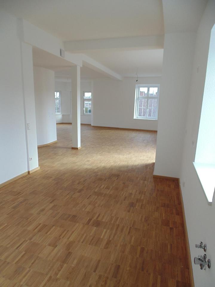 Thumbnail-Großzügige 4-Zimmer-Wohnung mit großer Terrasse in zentraler Lage