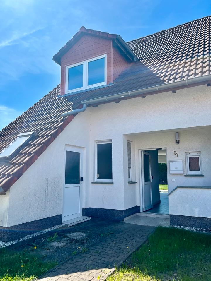 Thumbnail-Reihenhaus mit Garten und eigenem Stellplatz in Ottersleben