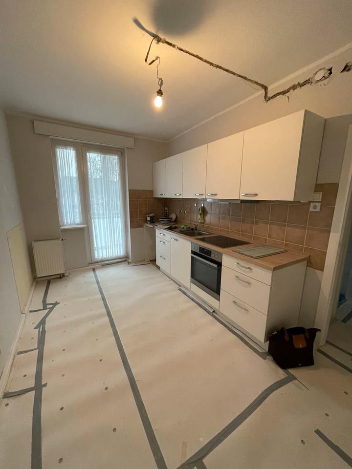 Thumbnail-Helle 2-Zimmer-Wohnung mit Balkon und Einbauküche