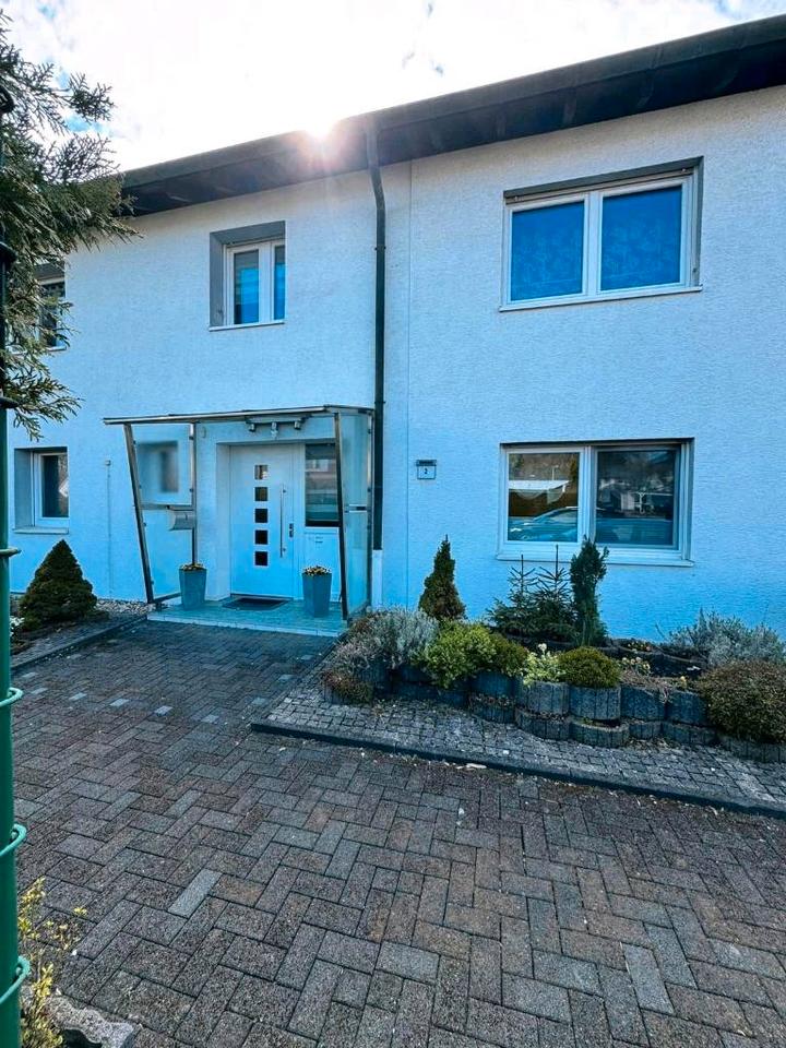 Thumbnail-Reihenendhaus mit Garage und Garten