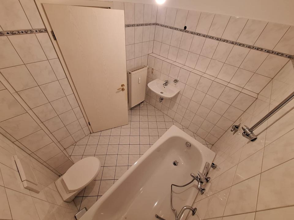 Thumbnail-Frisch renovierte 3-Raum Wohnung mit Balkon in Chemnitz zu vermieten!