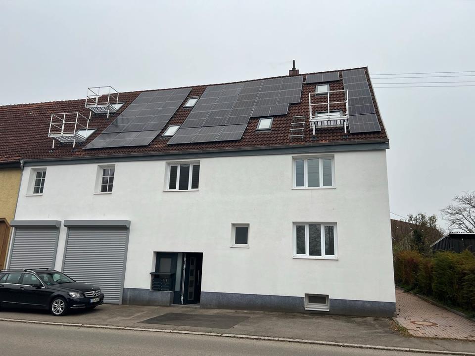 Thumbnail-Schöne kernsanierte 3 Zimmer Wohnung mit Garage