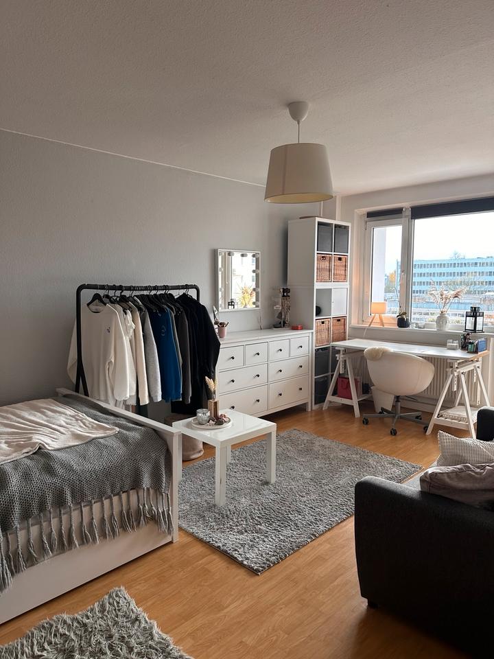 Thumbnail-ANFRAGESTOPP Helle, gepflegte 1-Raum-Wohnung mit Balkon