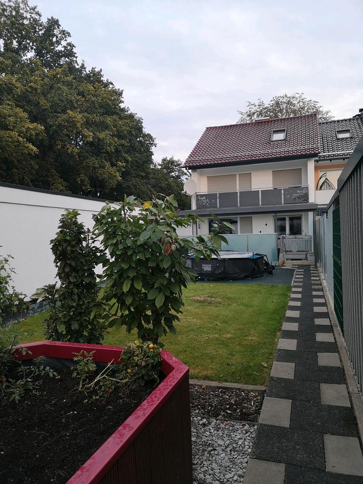 Thumbnail-Reihenendhaus; 5,5 Z., Terrasse,Keller, Stellplatz, großer Garten