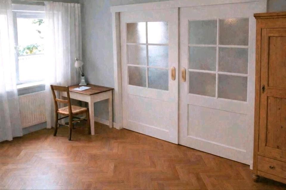 Thumbnail-HH-Bahrenfeld, Großzügige 4-Zimmer-Altbauwohnung (102 qm)