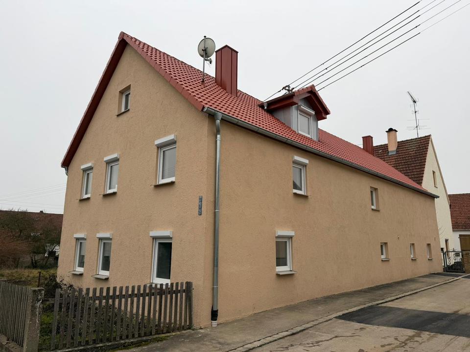 Thumbnail-Einfamilienhaus mit Bauplatz und Nebengebäude