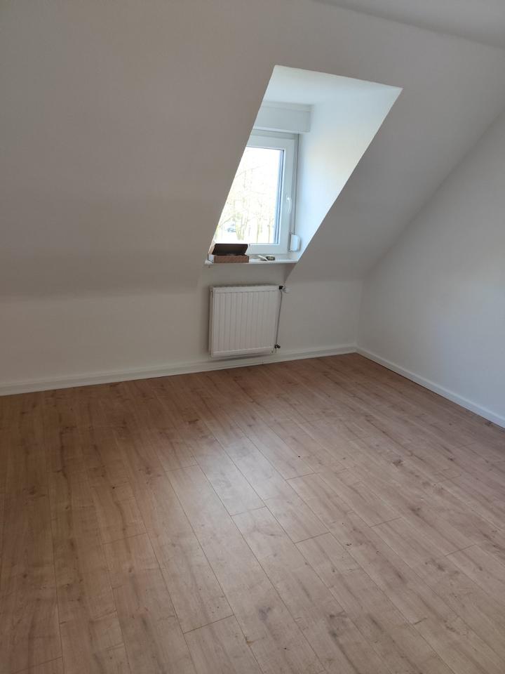 Thumbnail-3,5-Zimmer-Altbauwohnung (frisch renoviert) plus Dachstudio