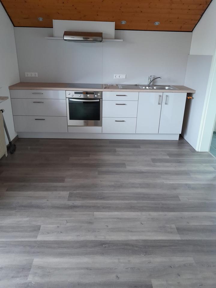 Thumbnail-Sanierte 2-Zimmer-Wohnung mit Einbauküche, Balkon und Stellplatz