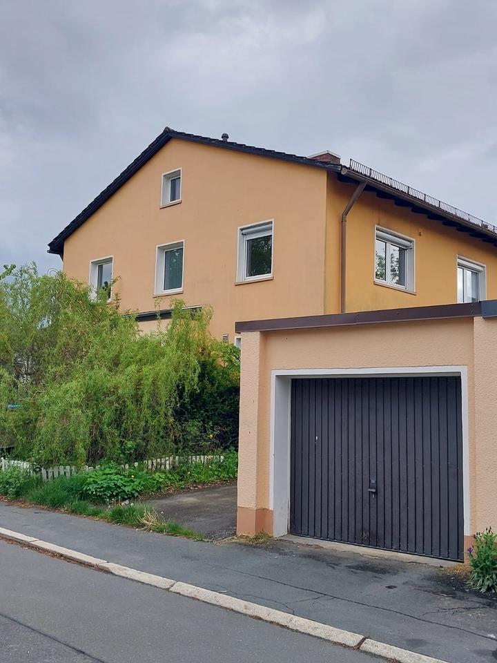 Thumbnail-Zweifamilienhaus mit großem Garten in Hof-Krötenbruck