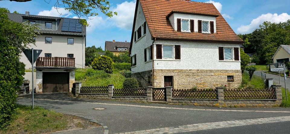 Thumbnail-Kleines Haus mit Garten und Garage zu verkaufen