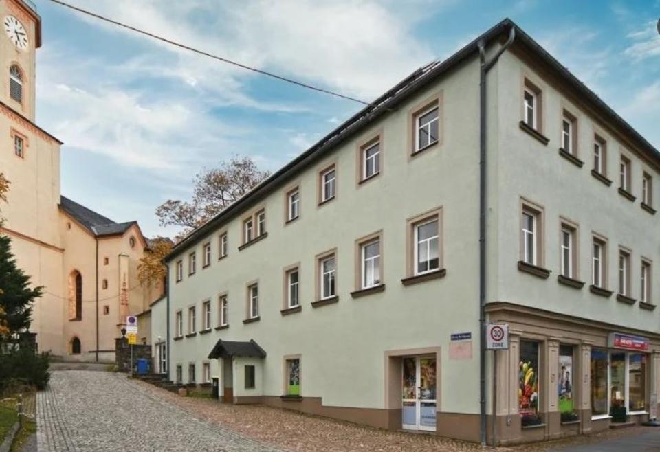 Thumbnail-Großzügige 4-Raum-Wohnung in zentraler Lage in 09619 Sayda