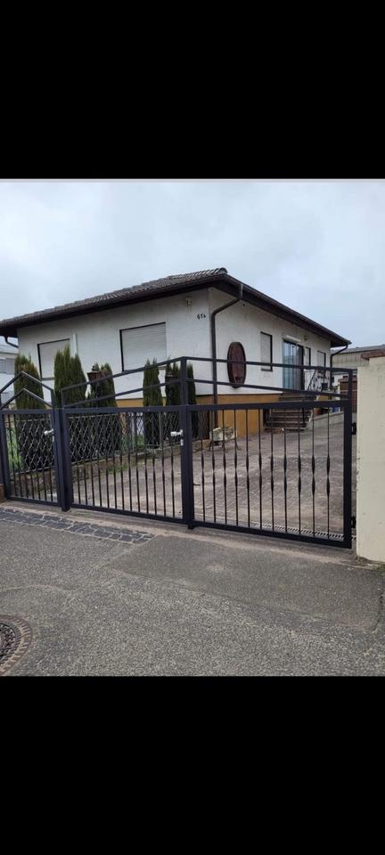 Thumbnail-Wohnhaus mit weitläufigem Grundstück