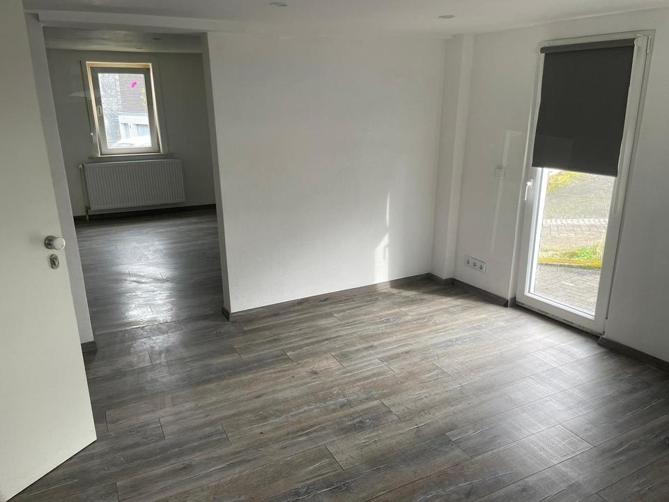 Thumbnail-Frisch renovierte 2-ZKB-Wohnung mit Terrasse & Einbauküche 47 m²