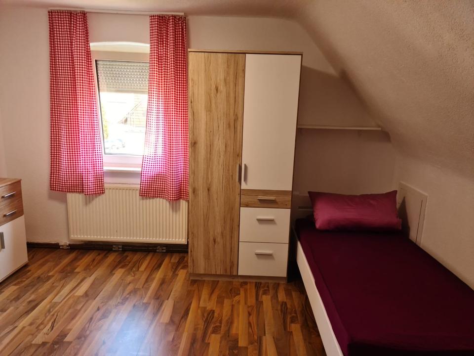 Thumbnail-Zimmer Zu vermieten in Uhingen Sauber, Komfortabel & Preiswert