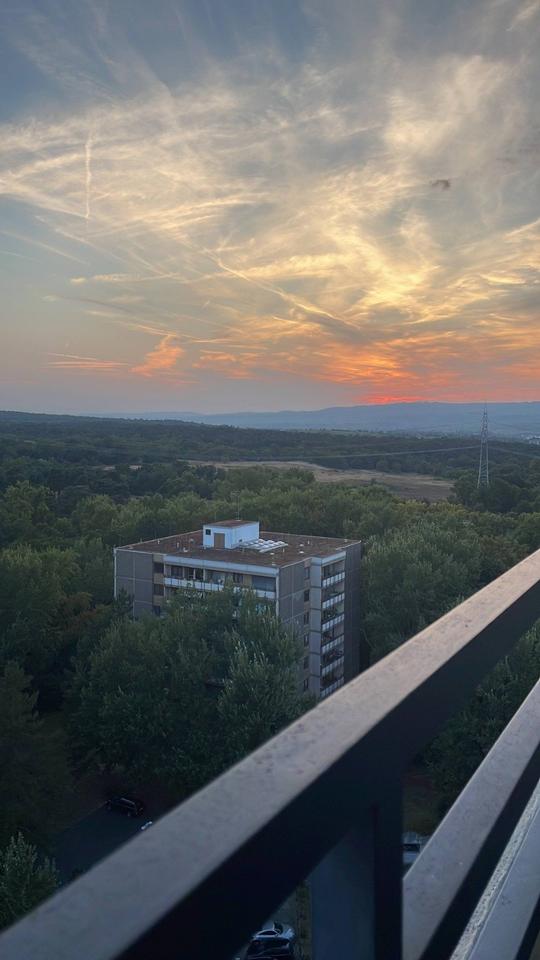 Thumbnail-Bright 2 room apartment available for renting