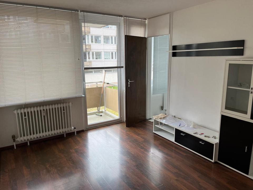 Thumbnail-Vermiete 1 Zimmerwohnung Balkon & Tiefgaragenstellplatz
