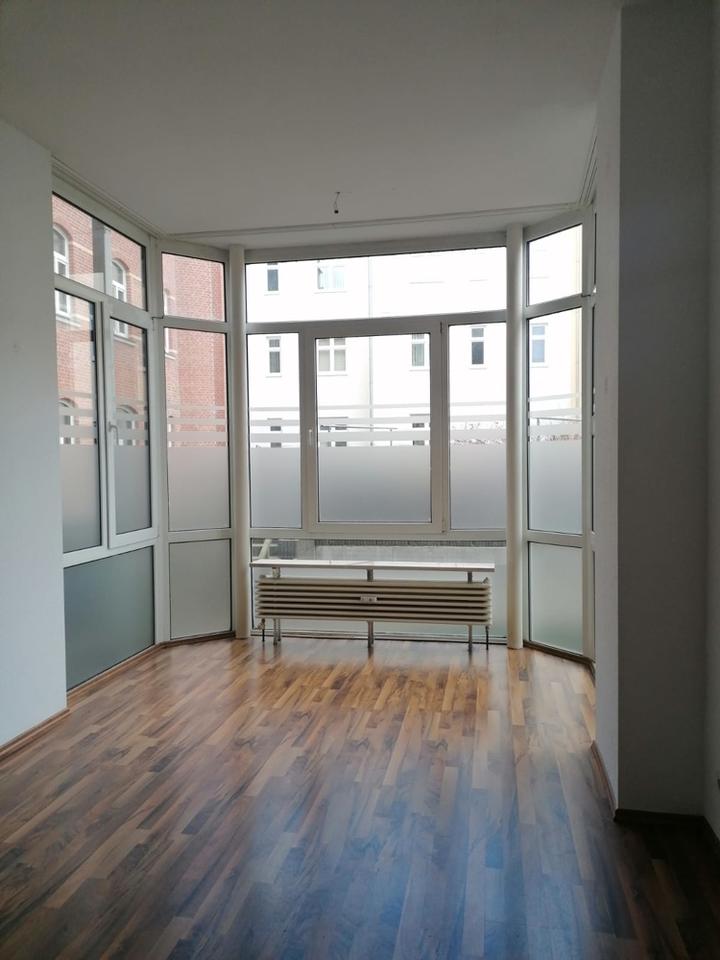 Thumbnail-2-Zimmer-Wohnung mit Tageslichtbad, Wintergarten und Balkon zu vermieten!