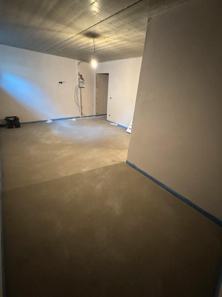 Thumbnail-1 Raum mit Bad und integrierter Küchenzeile