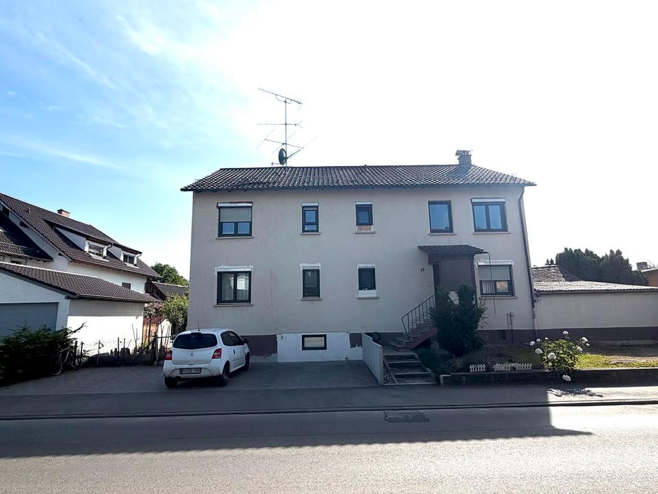 Thumbnail-Kernsarniertes Zweifamilienhaus mit Entwicklungspotenzial
