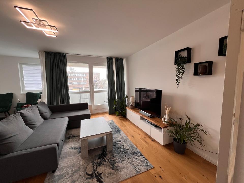 Thumbnail-Modern 2-Room Unfurnished Apartment for Rent (Fitted Kitchen)