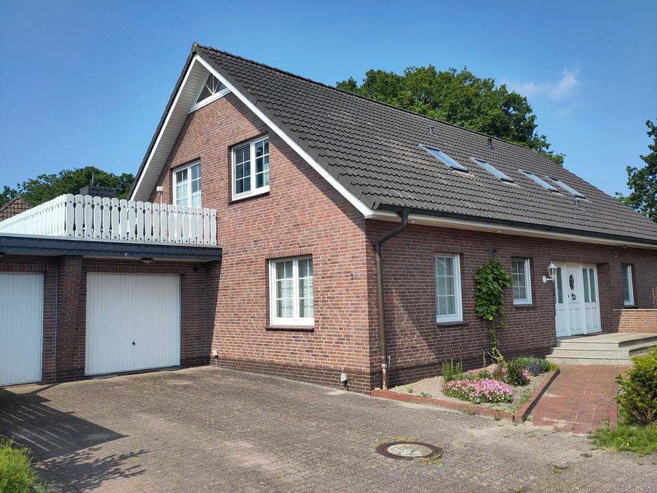 Thumbnail-Großes Wohnhaus im Herzen von Wiefelstede