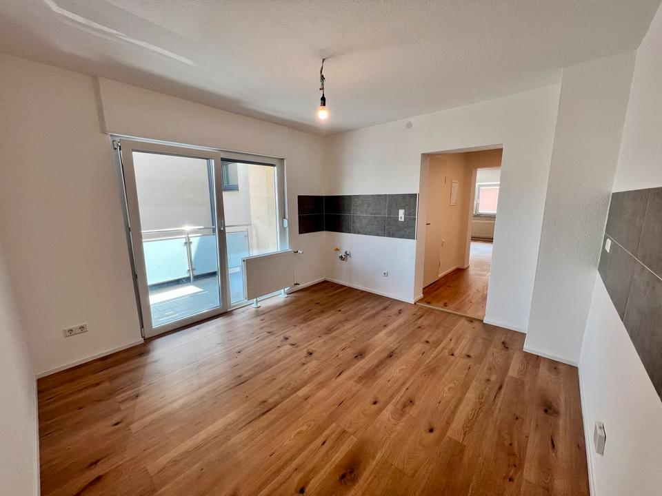 Thumbnail-Helle sarnierte Wohnung 3 ZKB LA Stadtmitte 75m2 sofort verfügbar