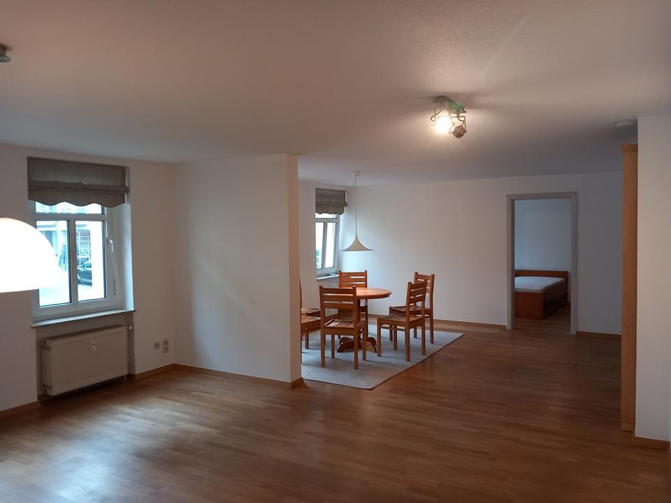 Thumbnail-sanierte 2-Zimmer Wohnung in einem sehr gepflegten Mehrfamilienhaus in zentraler Lage, ab sofort!!