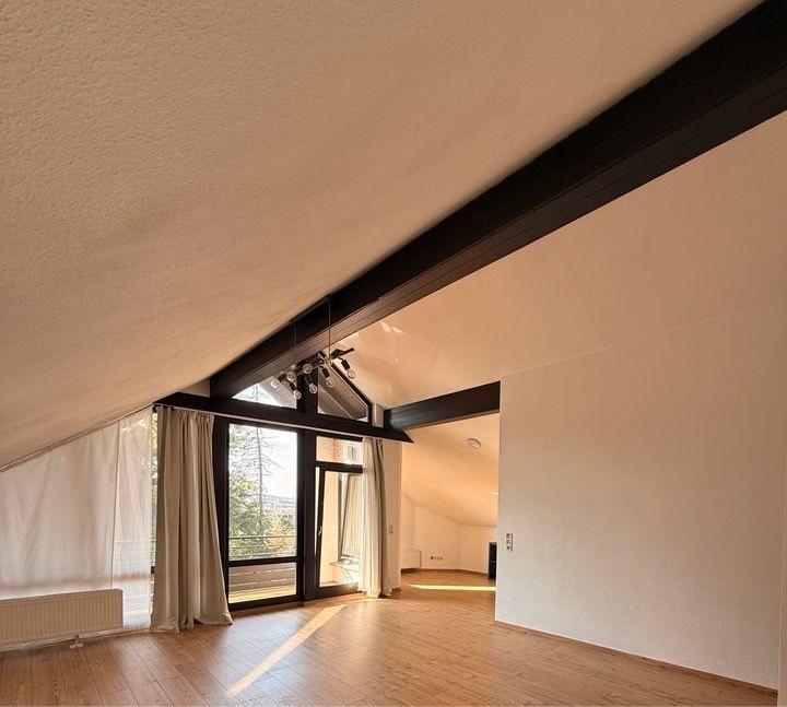 Thumbnail-Helle Dachgeschosswohnung mit Charme – ca. 80 m²