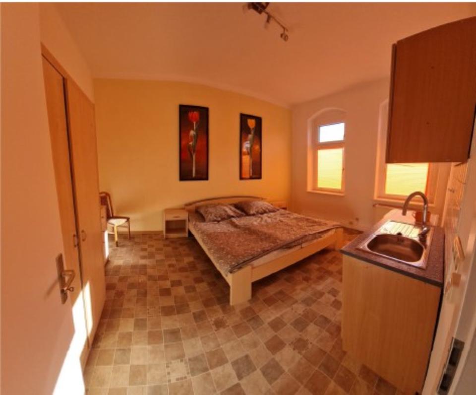 Thumbnail-voll möbliertes Studentenzimmer (Zimmer 1)