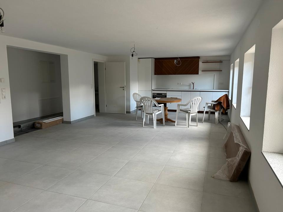 Thumbnail-Helle, kernsanierte 3-Zimmer Souterrainwohnung Wohnung