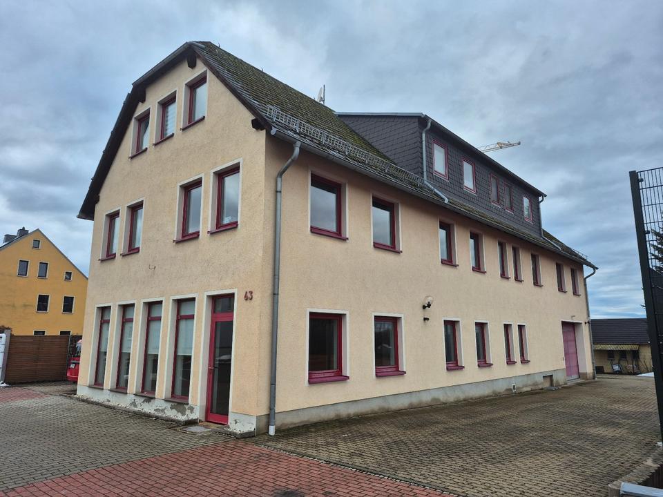 Thumbnail-Gewerbefläche mit großer Garage zu vermieten