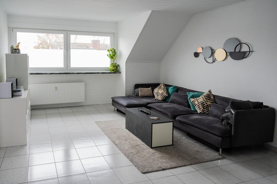 Thumbnail-Köln-Porz: Helle 4-Zimmer-Wohnung auf zwei Etagen mit Balkon