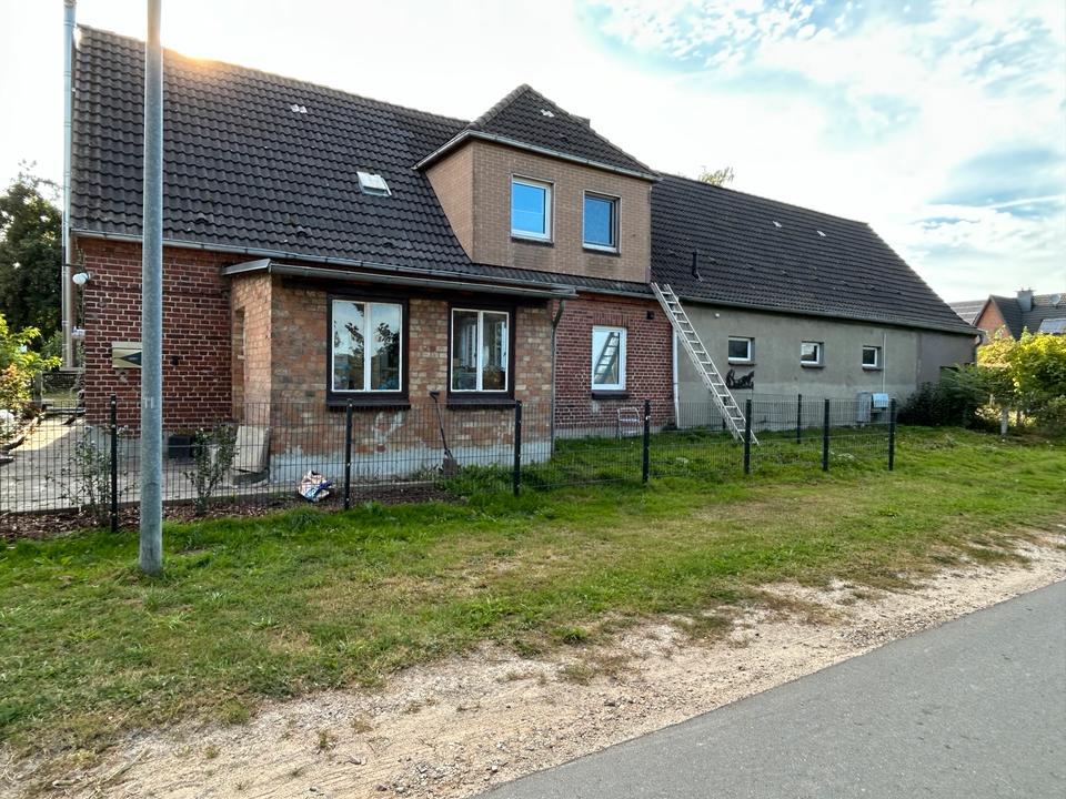 Thumbnail-Haus Einfamilienhaus mit Pferdestall