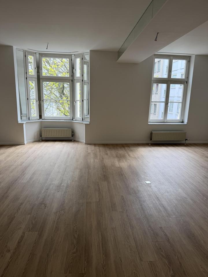 Thumbnail-Hochwertiges Apartment in Kölns Altstadt-Nord — vollsaniert, sofort frei