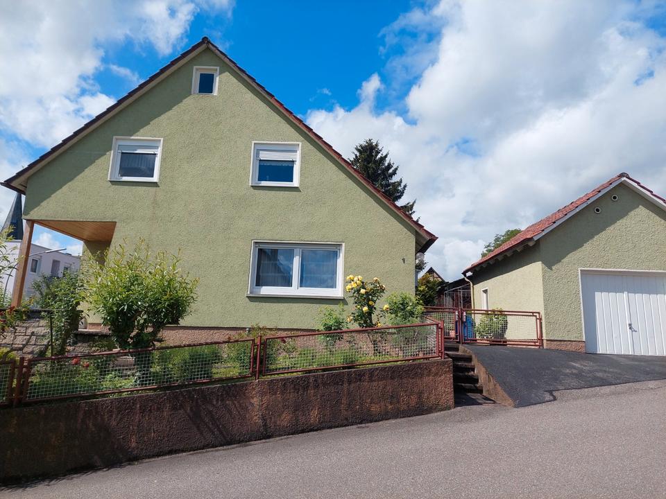 Thumbnail-Tolles freistehendes Zweifamilienhaus in Mühlacker