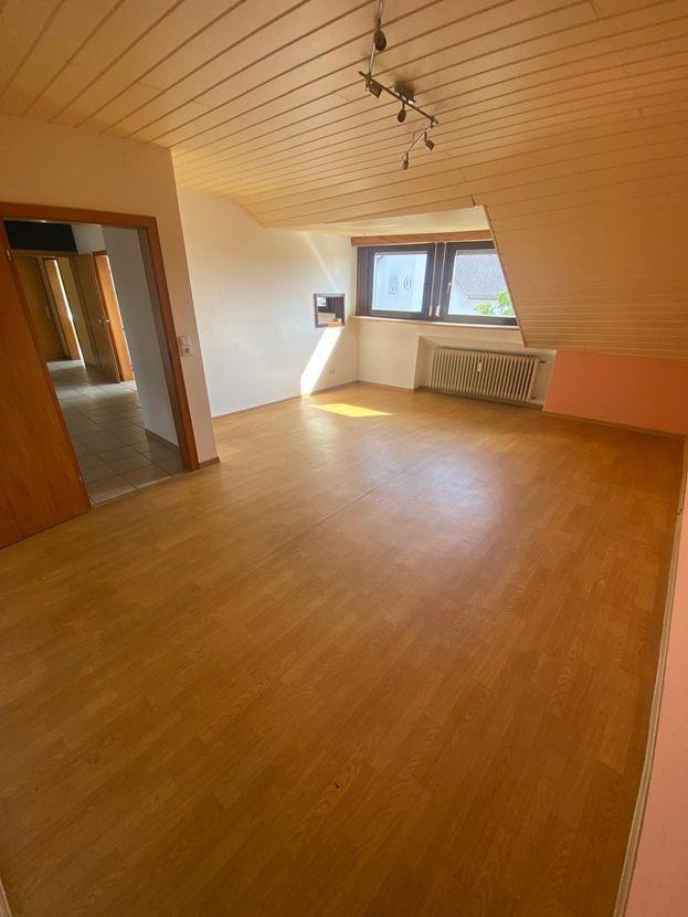 Thumbnail-Freundliche Dachgeschosswohnung in Monzelfeld