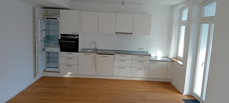 Thumbnail-Vermietung einer schönen und hellen 3-Zimmerwohnung nach Kernsanierung und Modernisierung