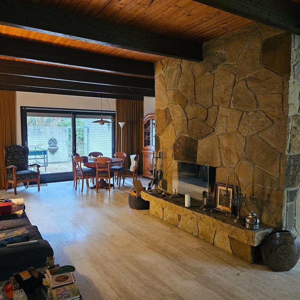 Thumbnail-Traumhaftes EFH mit Tiefgarage und Innenpool