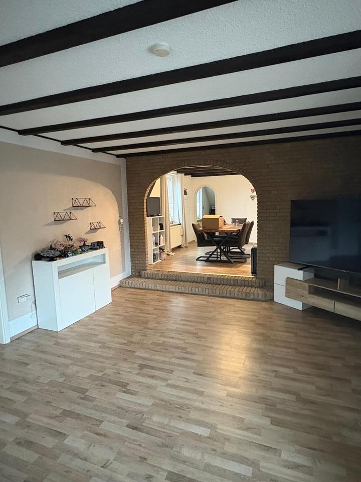 Thumbnail-Helle ca. 100m² Obergeschosswohnung mit Dachterrasse