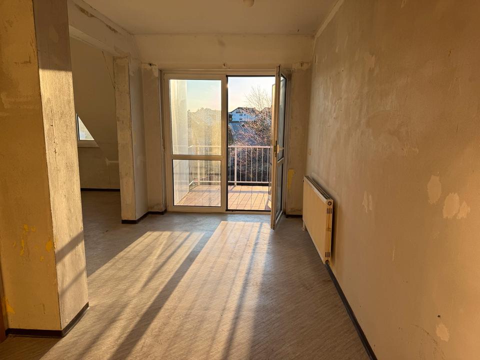 Thumbnail-2.5 Zimmer Dachgeschosswohnung in Hardheim ab sofort zu vermieten