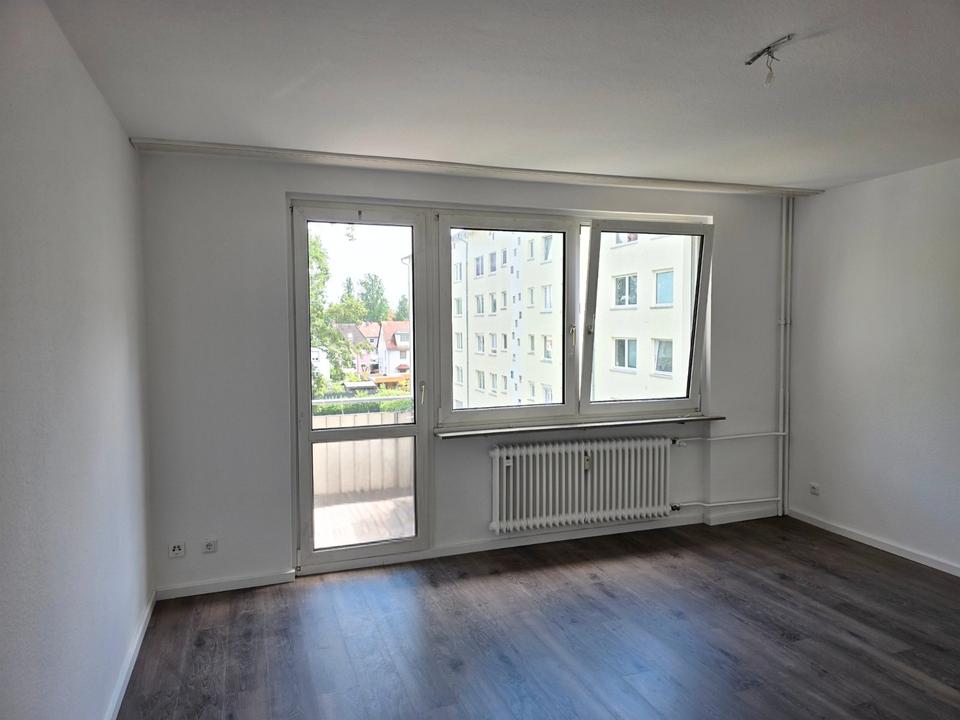 Thumbnail-Attraktive 2-Zimmer-Wohnung mit Balkon im 3. Obergeschoss in Hanau-Wolfgang