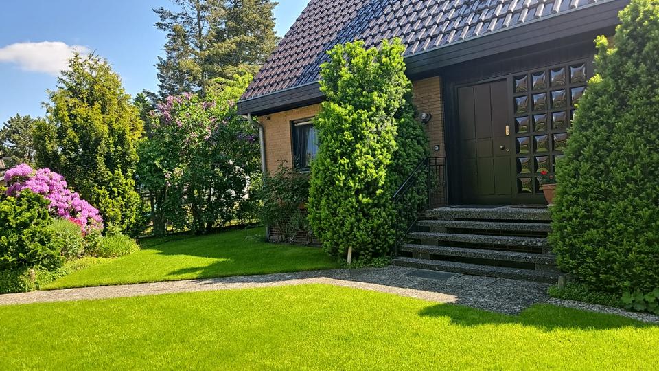 Thumbnail-Großes freistehendes Zweifamilienhaus 245 qm Wohnfläche 9 Zimmer