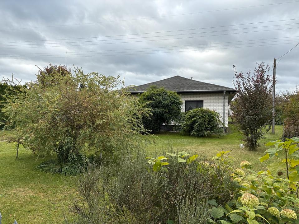 Thumbnail-Zur Vermietung: Luxuriöses Haus mit Indoorpool, Kamin & Garage