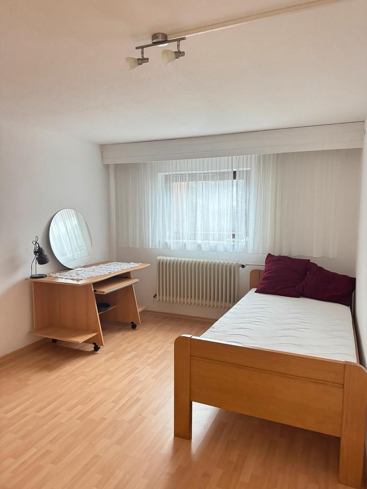 Thumbnail-Mobileres Zimmer (16qm) mit separatem Bad und seperater Küche